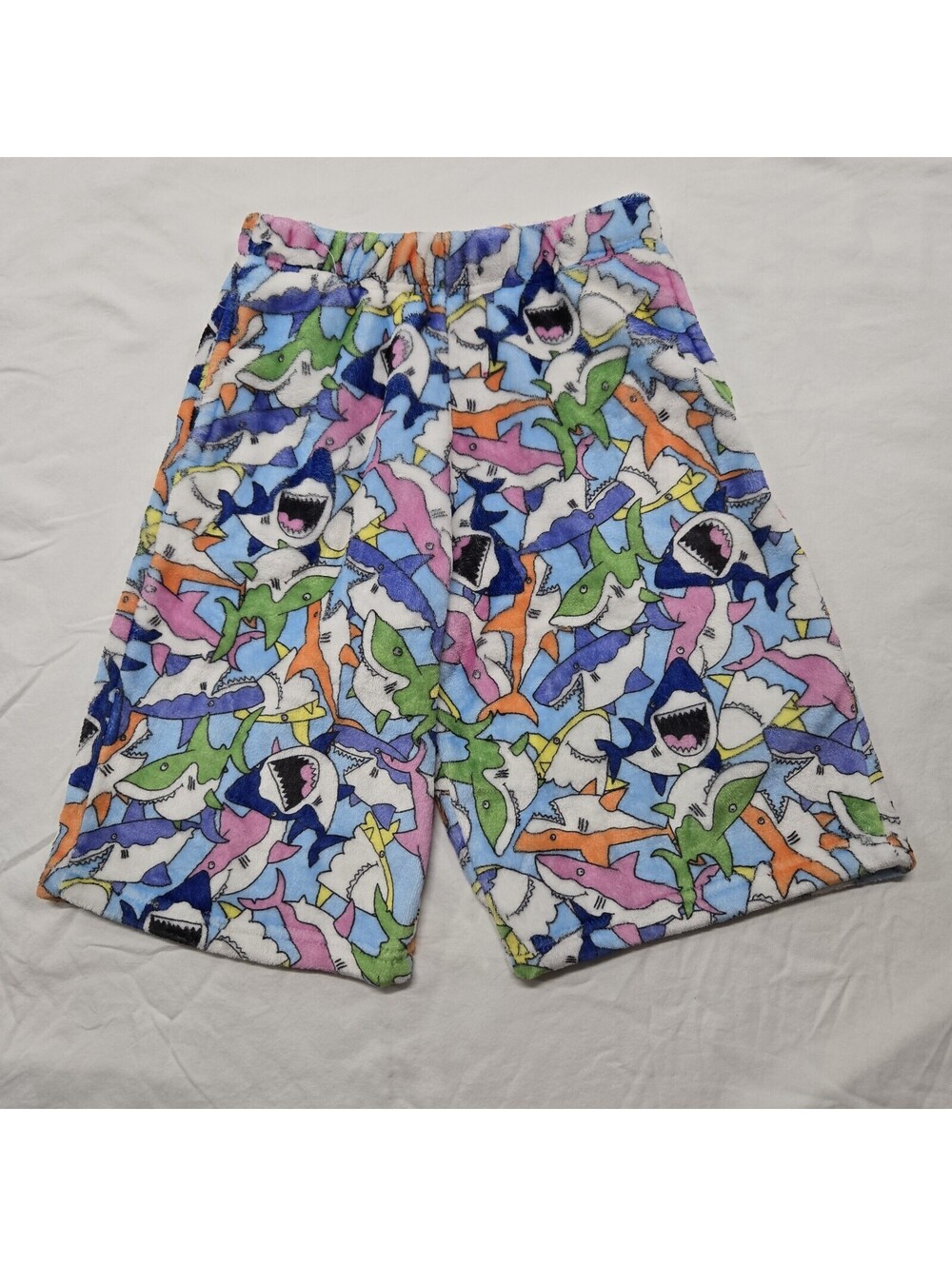 EUC Size SMALL (6-8) Boys Shark Frenzy Plush Shorts Colorful All Over Print Kids